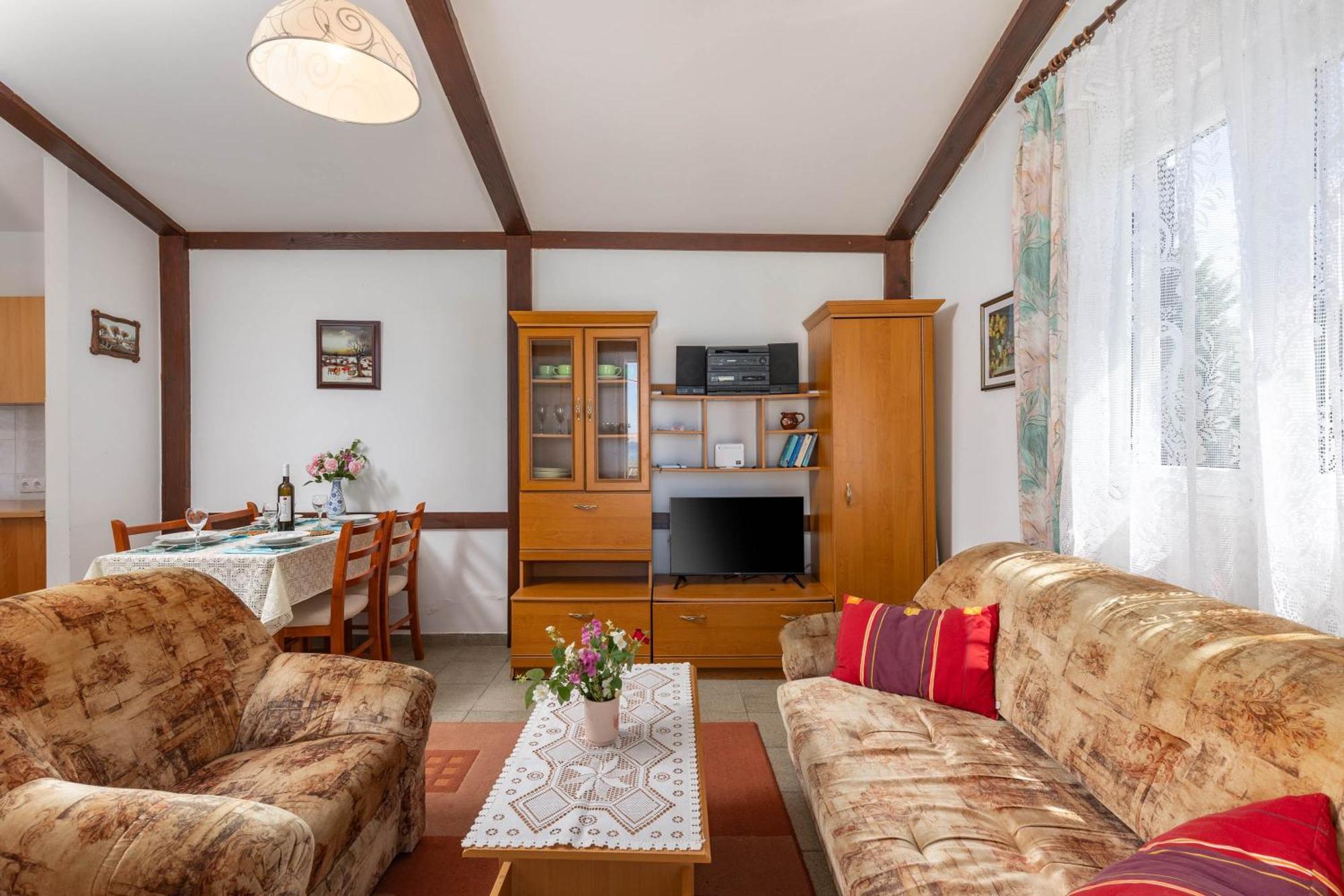 Beachfront House Nada - Happy Rentals Karlobag Eksteriør billede